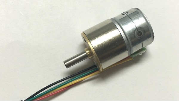 深圳微電機電機廠家為您揭秘:汽車升窗器用步進電機哪款合適